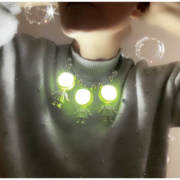 COLLANA TRE OMINI LED 2