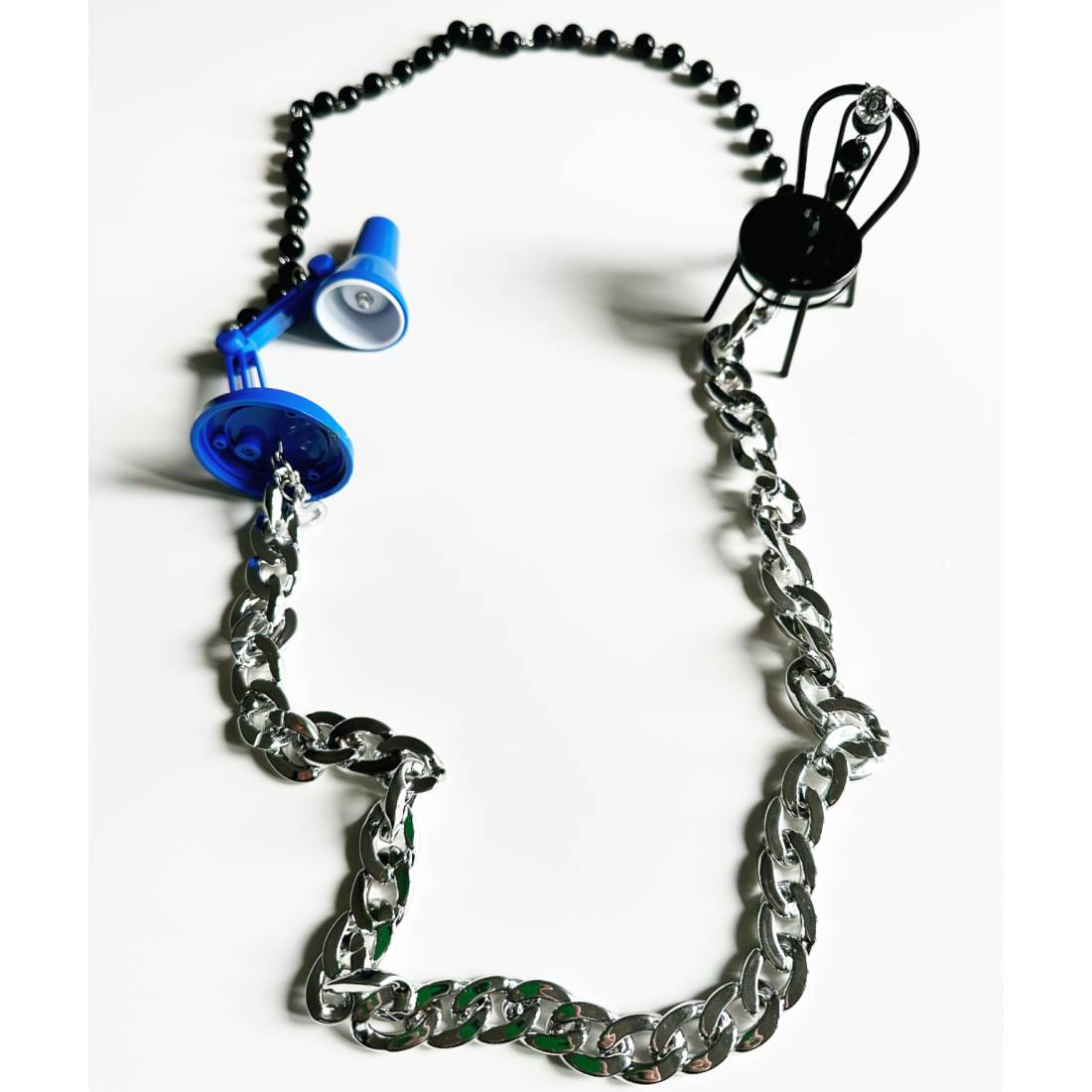 COLLANA LAMP BLU E SEDIA NERA