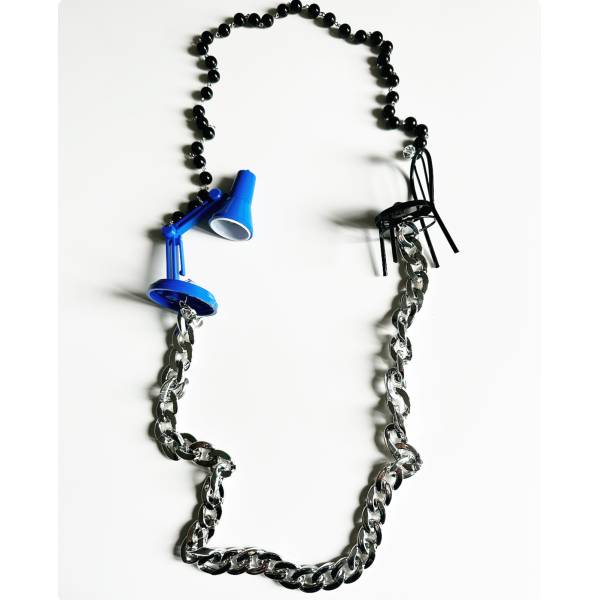 COLLANA LAMP BLU E SEDIA NERA 2