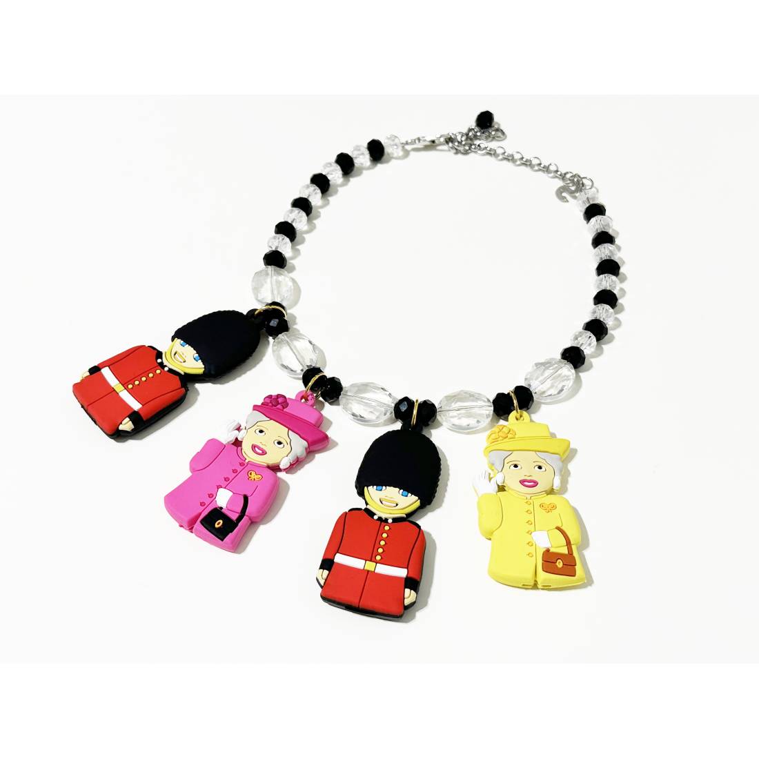 COLLANA REGINA E GUARDIE