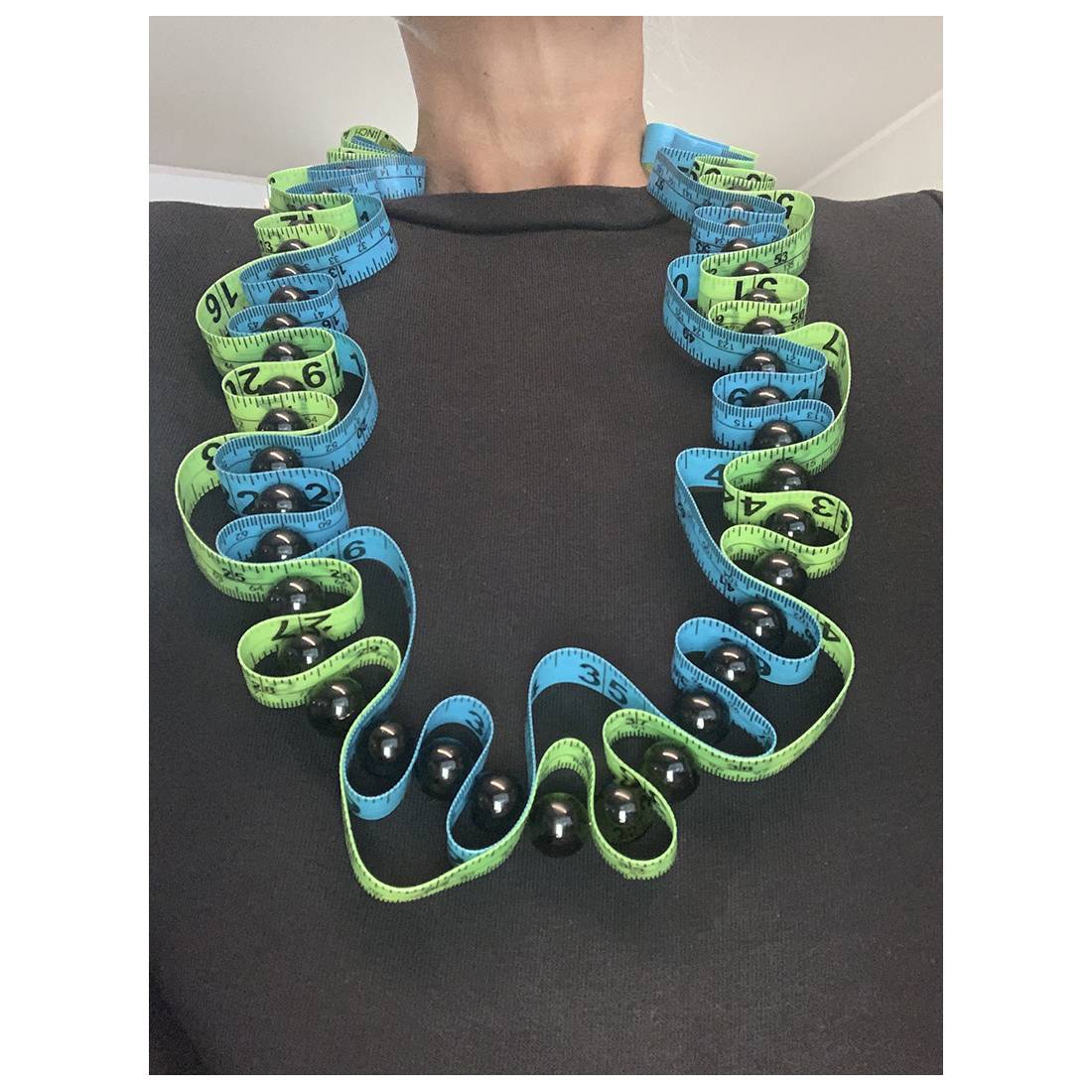 COLLANA CENTIMETRO VERDE/BLU DOPPIO