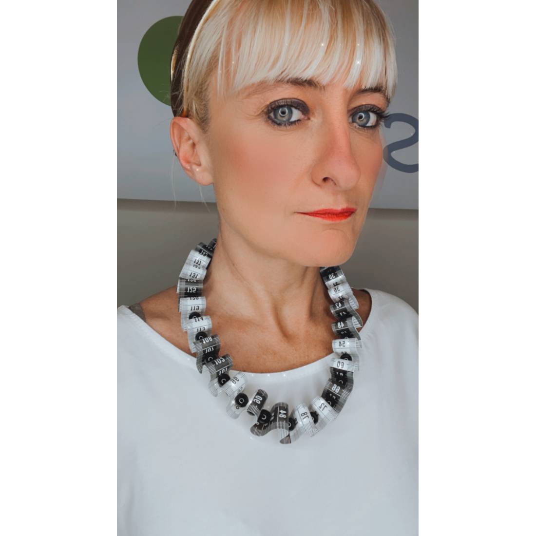 COLLANA CENTIMETRO BIANCO E NERO