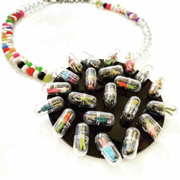 COLLANA CAPSULE